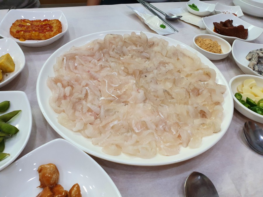 흰고래참가자미횟집 이미지