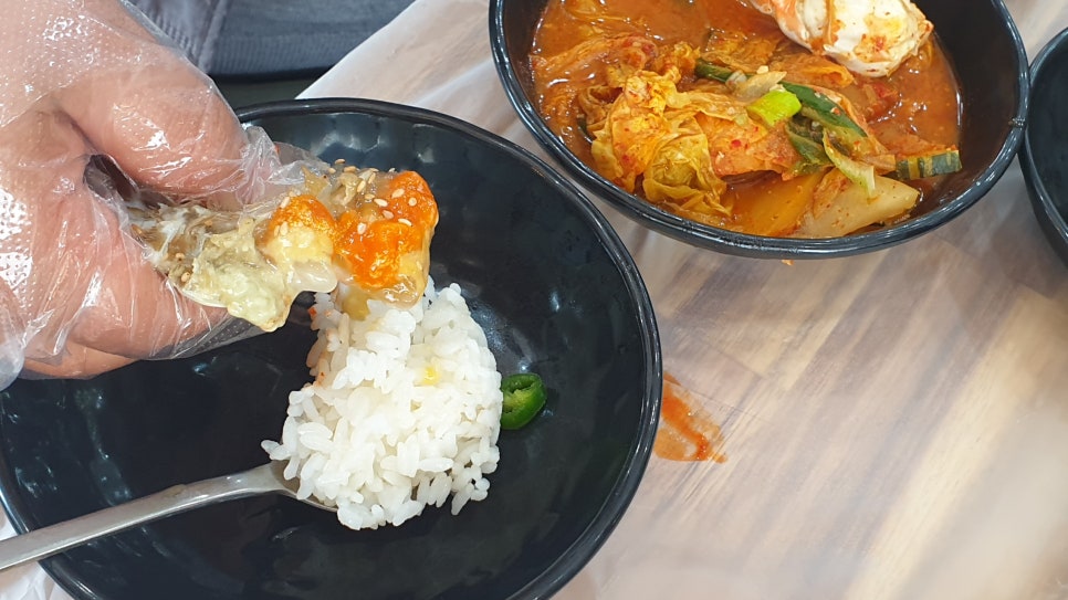 신선한 게국지 간장게장 이미지