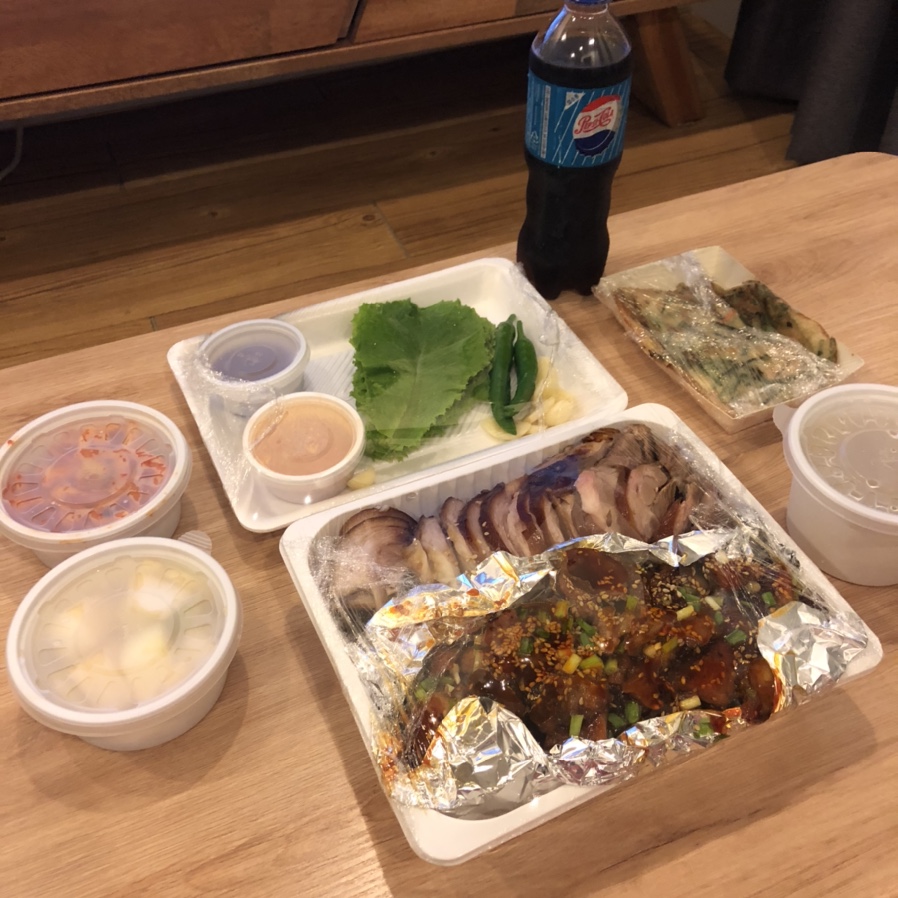 죽전뚱뚱이할머니족발 이미지