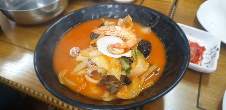 윤가네바다짬뽕 이미지