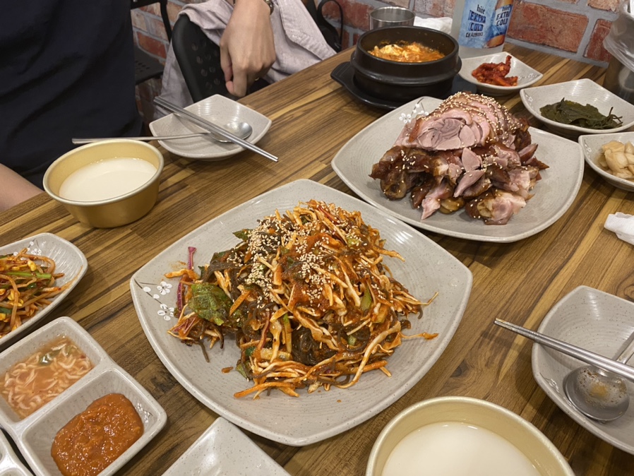 신월왕족발 이미지