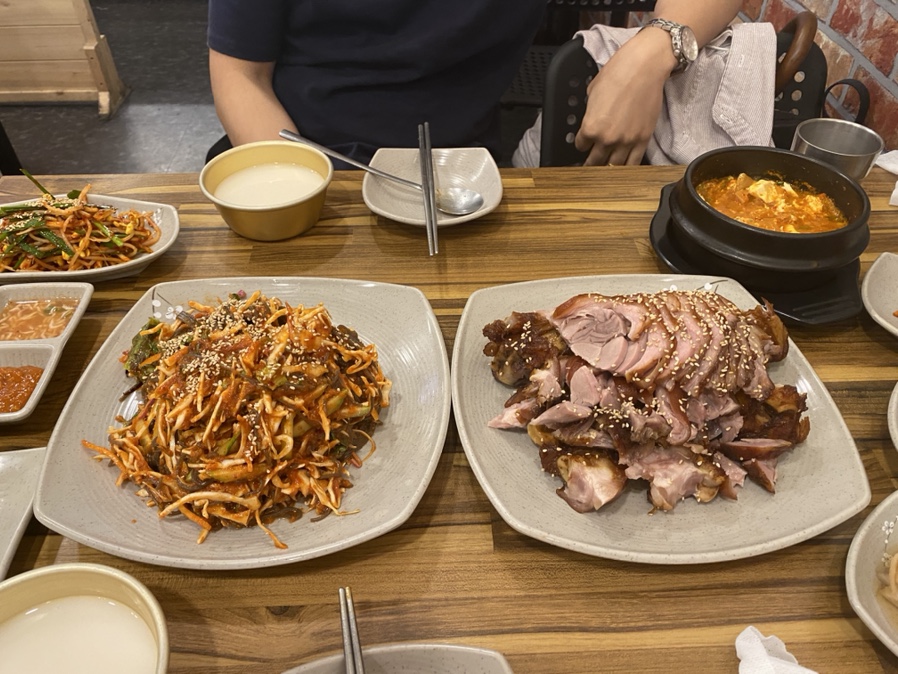 신월왕족발 이미지