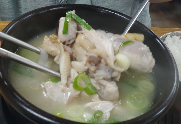 명품가마닭칼국수 이미지