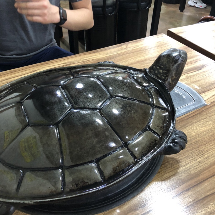 거북솥삼겹살 이미지