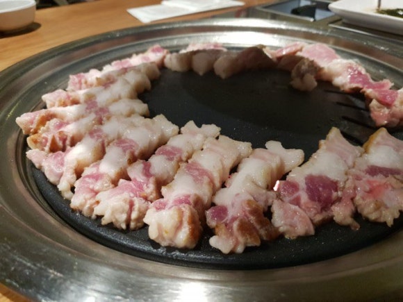 고기굽는남자 이미지