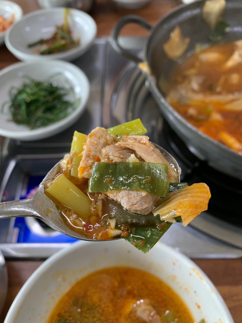 신토불이옻닭 이미지