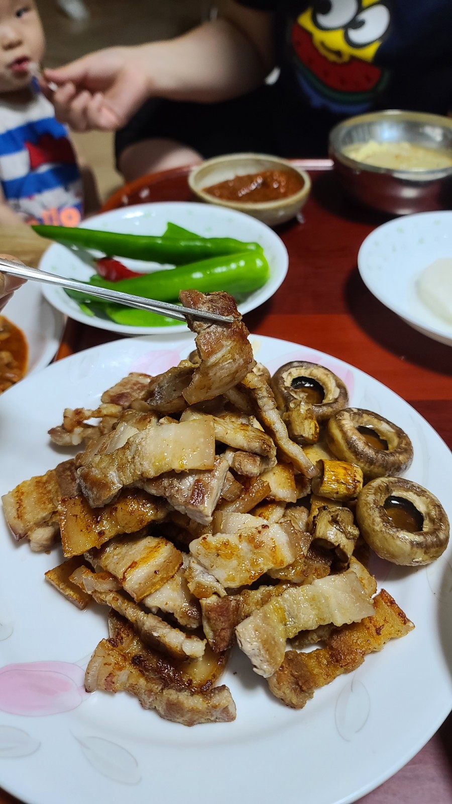 오늘잡은소돼지 이미지