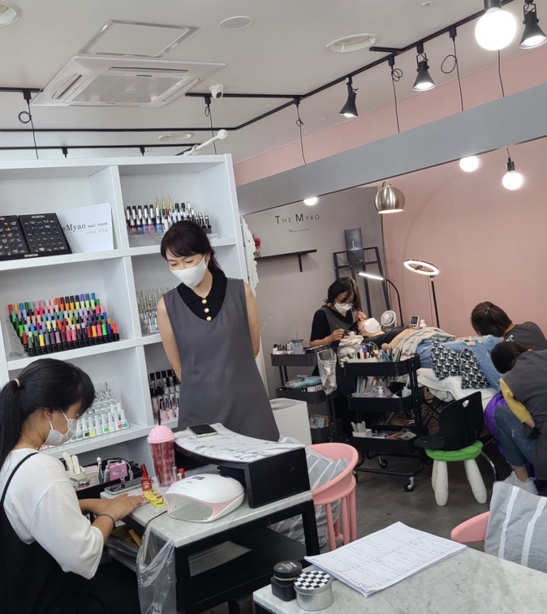 더먀오네일룸 이미지