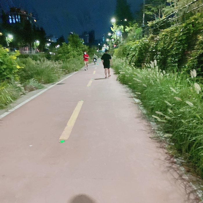 라떼는토스트 이미지