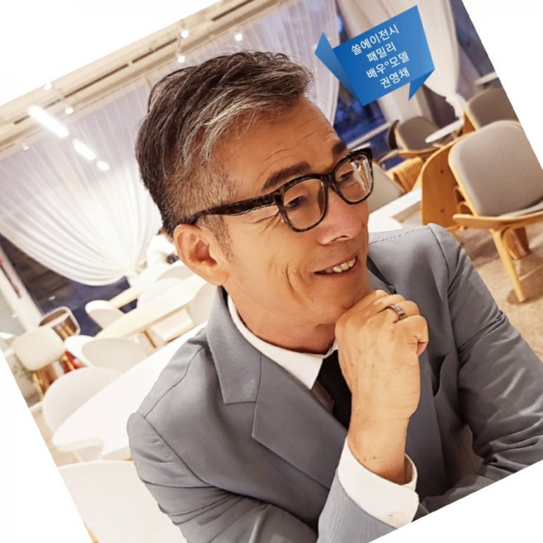 영 에이전시 이미지