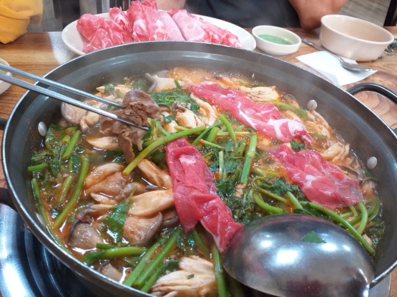 얼큰이 칼국수 이미지