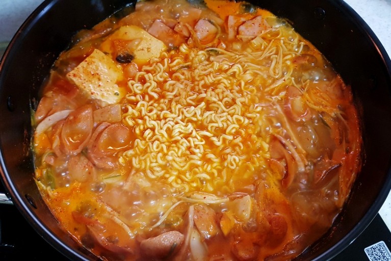 땅스부대찌게 이미지