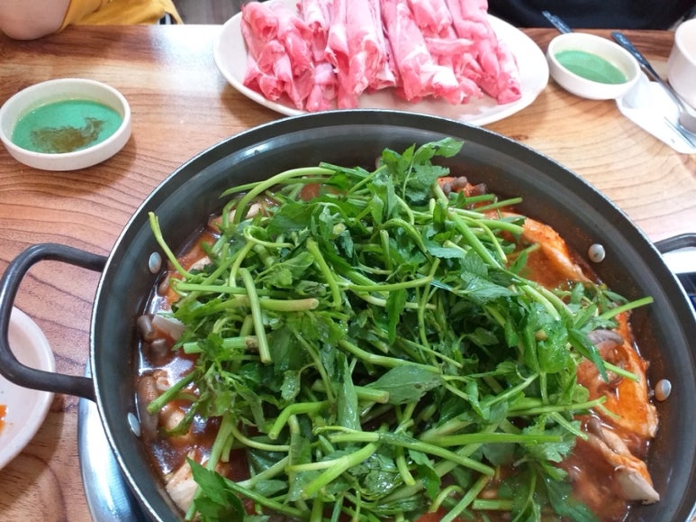 얼큰이 칼국수 이미지