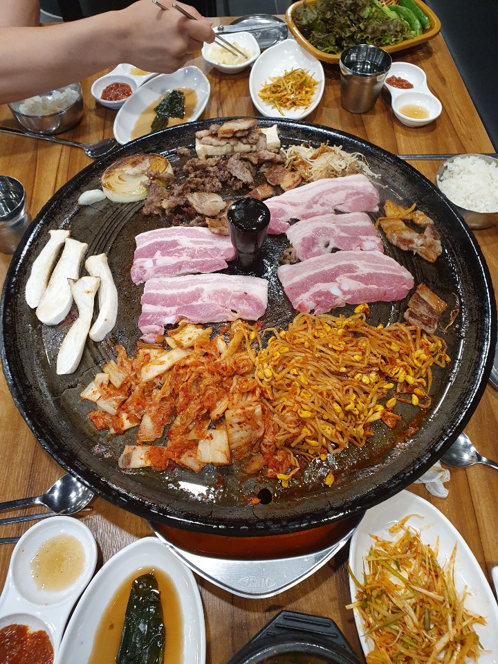 소문난솥뚜껑삼겹살 이미지