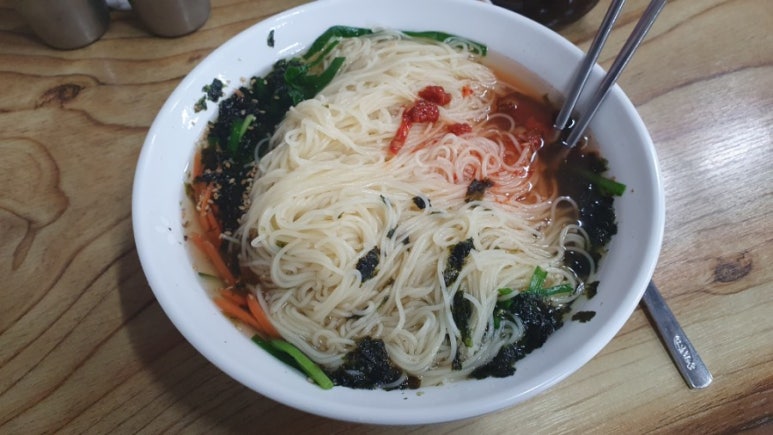 육거리국수 이미지