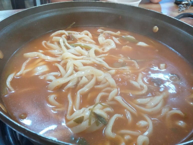 얼큰이손칼국수 이미지