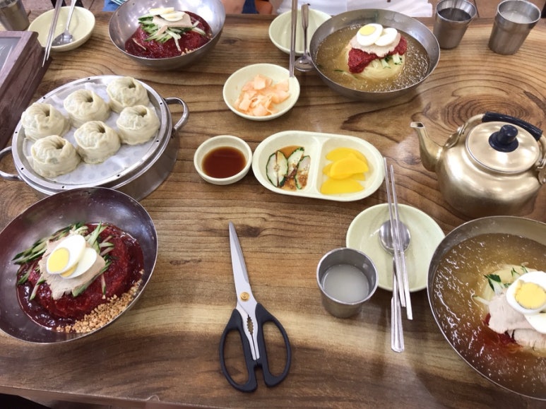 본밀면 이미지
