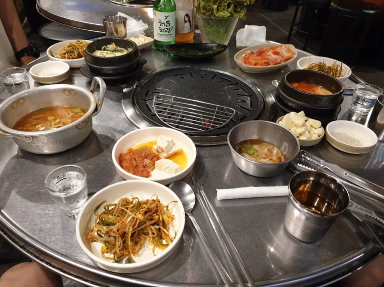 날으는뚝배기 이미지