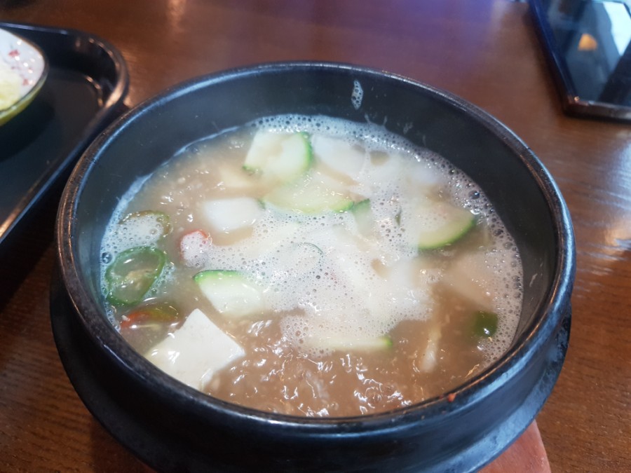 오월식탁 이미지