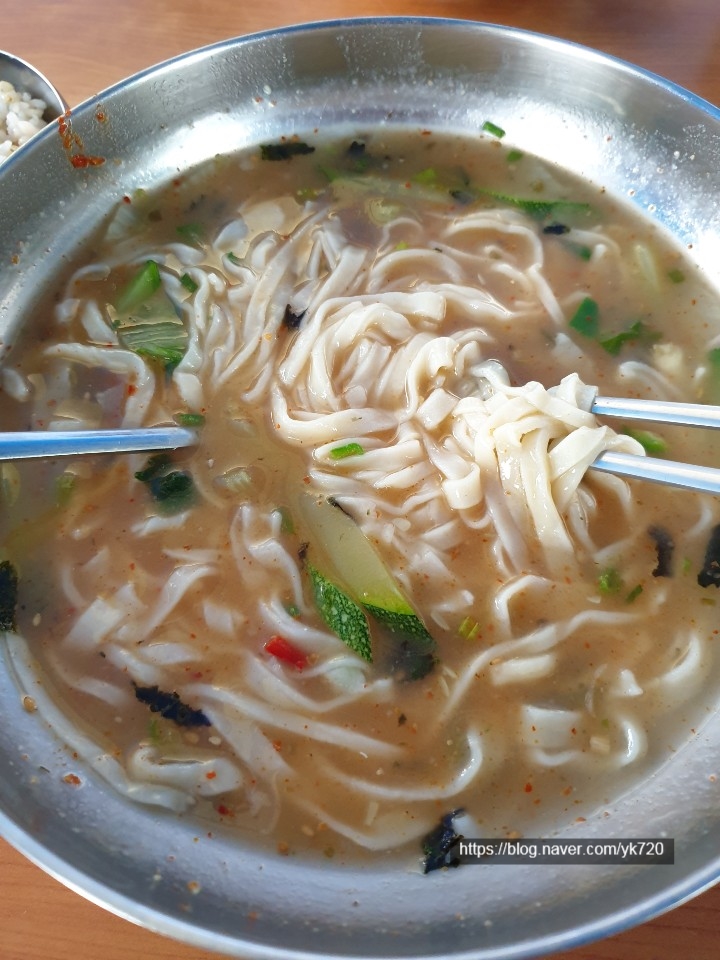 고향맛손칼국수 이미지