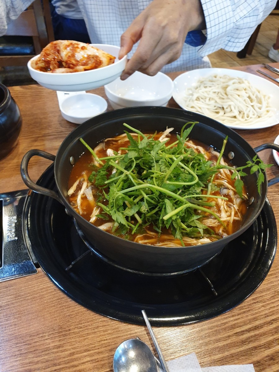 얼큰이손칼국수 이미지