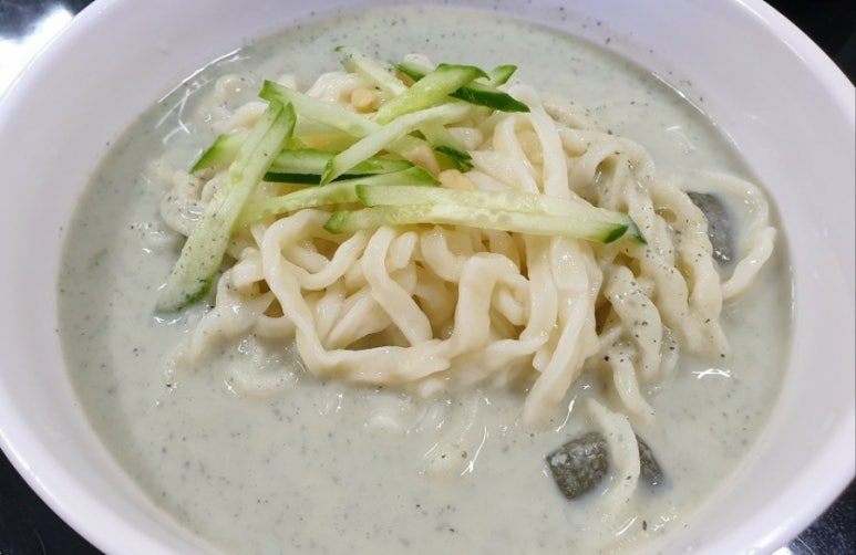 웅이칼국수 이미지