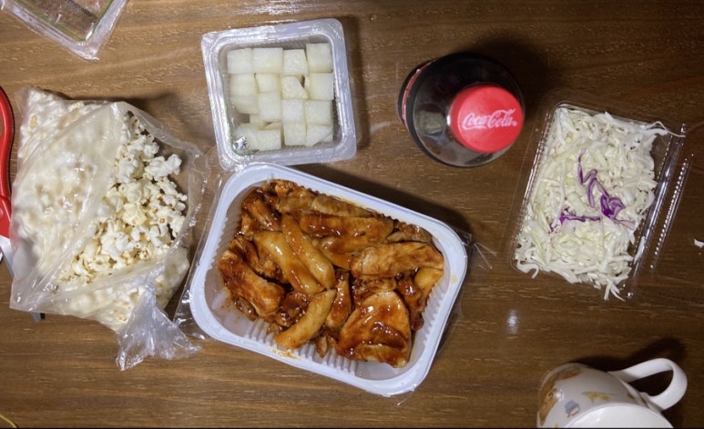홈타운바베큐치킨 이미지