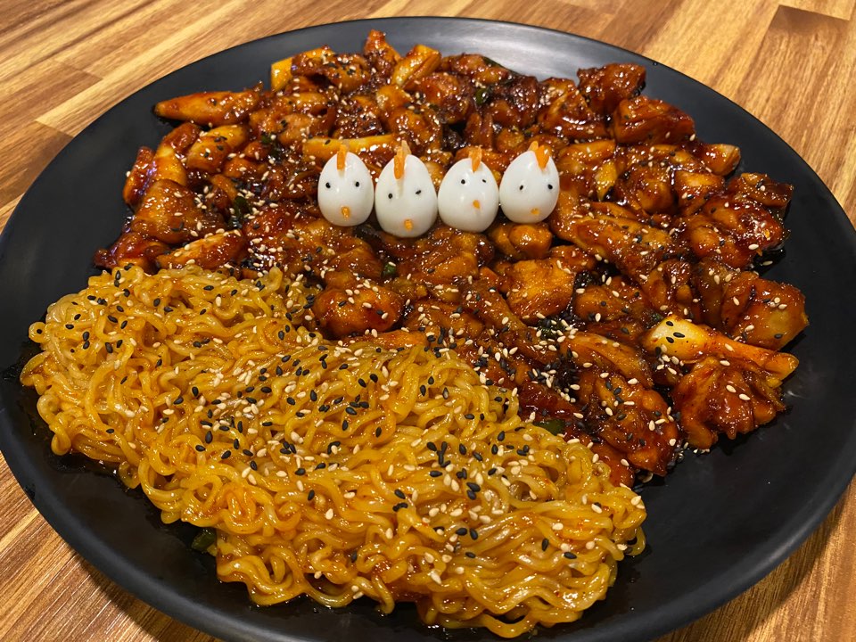 꼬꼬양념치킨 이미지