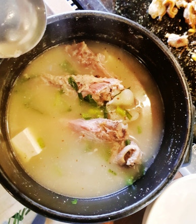 돈오리뚝배기 이미지