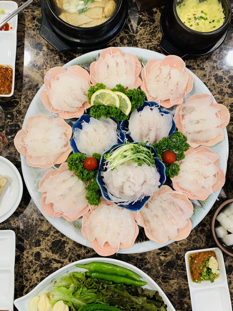 회를품은닭 이미지
