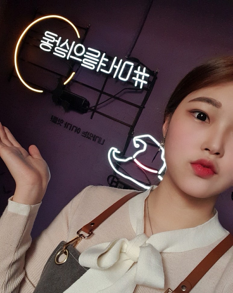 마녀들의살롱 이미지