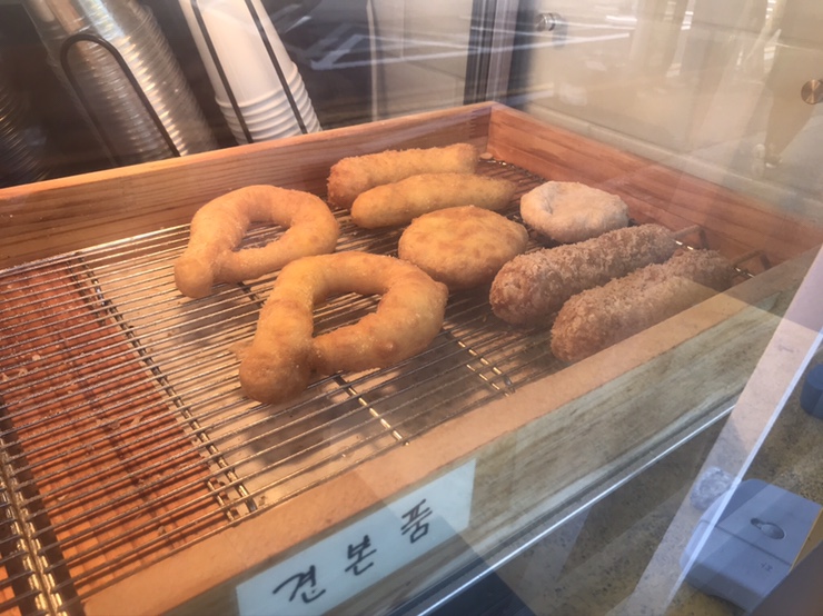 노랑고래꽈배기 이미지
