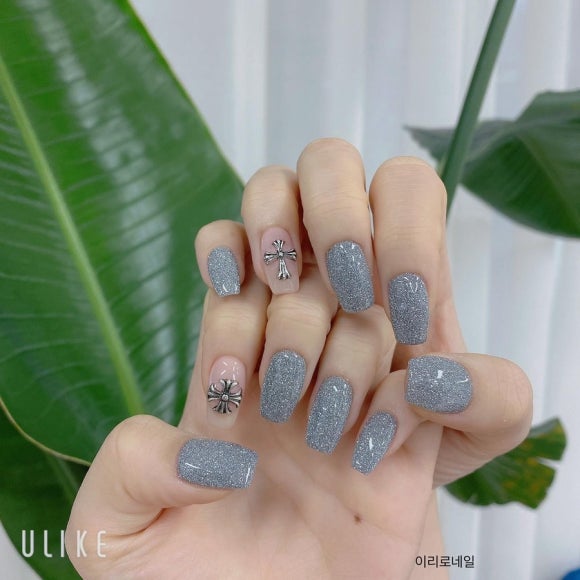 이리로네일 이미지