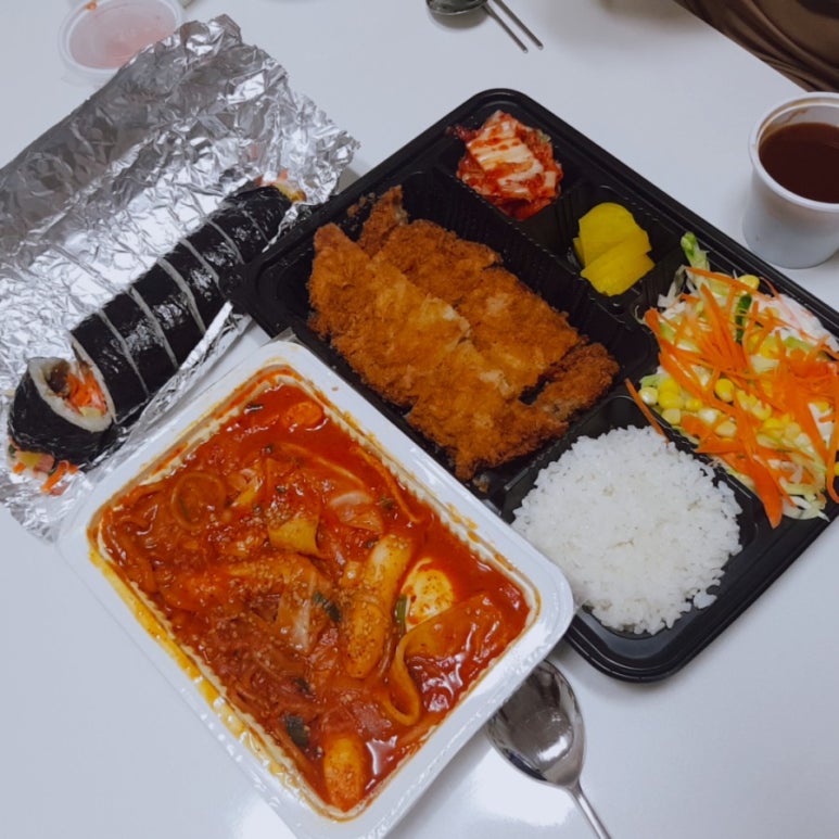 햄을품은김밥 이미지