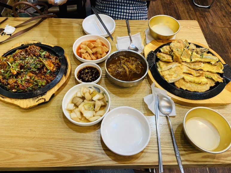 촌구석식당 이미지