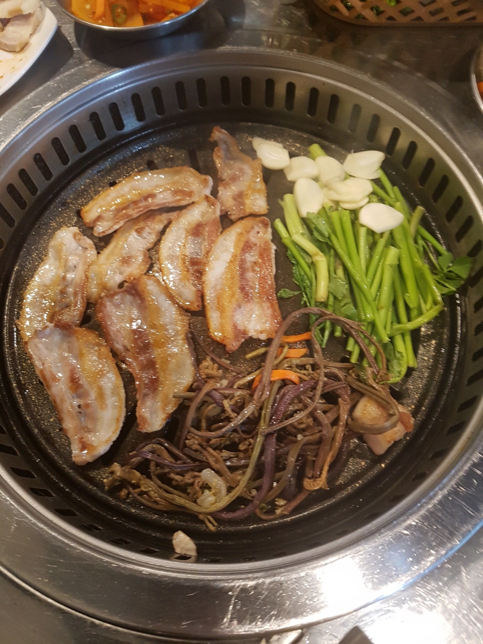 돼지세끼 이미지
