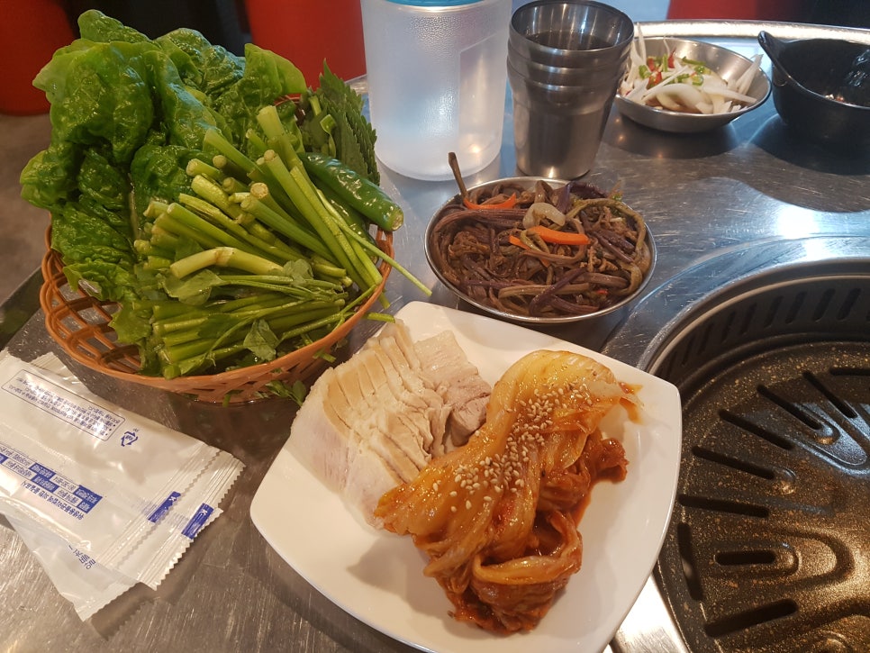 돼지세끼 이미지
