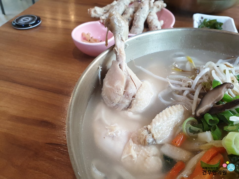 청춘칼국수 이미지