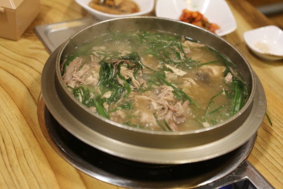 일능이버섯백숙 이미지
