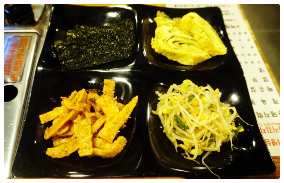 월수금 통돼지 김치찌개 이미지