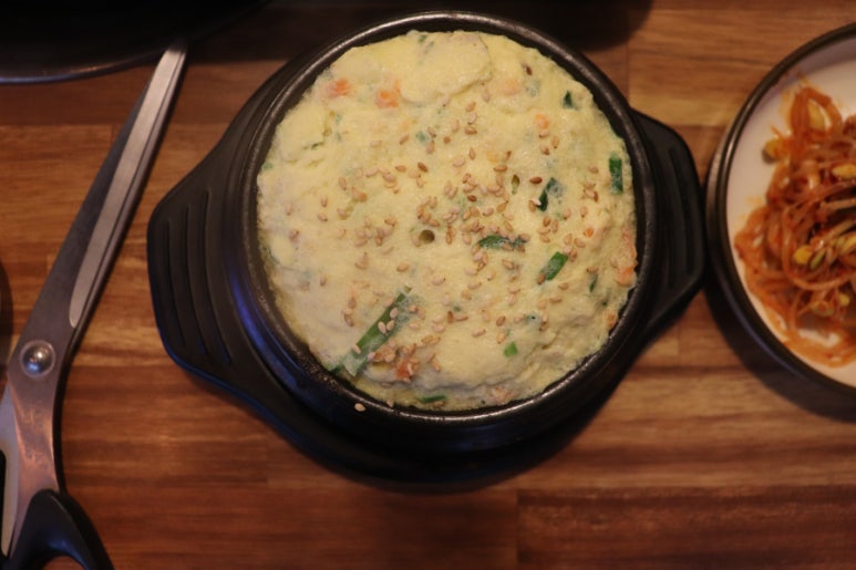 월수금 통돼지 김치찌개 이미지