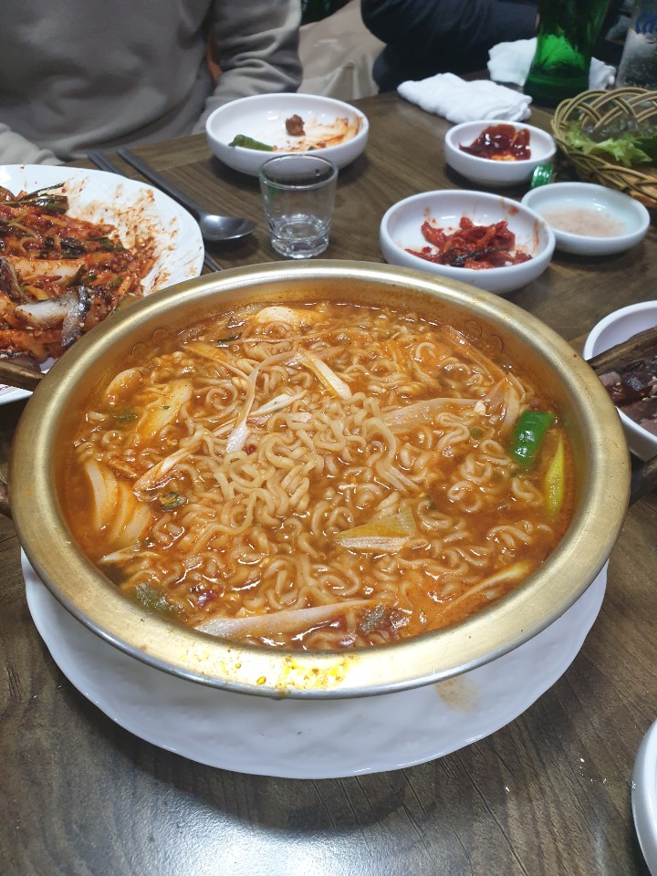 상무한방왕족발 이미지