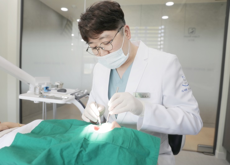 더바른치과의원 이미지