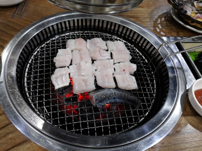 꾸어구어숯불구이 이미지