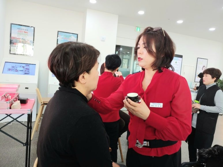 모델화장품스킨테라피 이미지