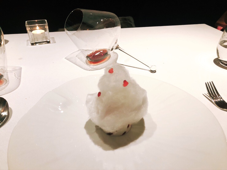 딸기구름 (strawberry cloud) 이미지