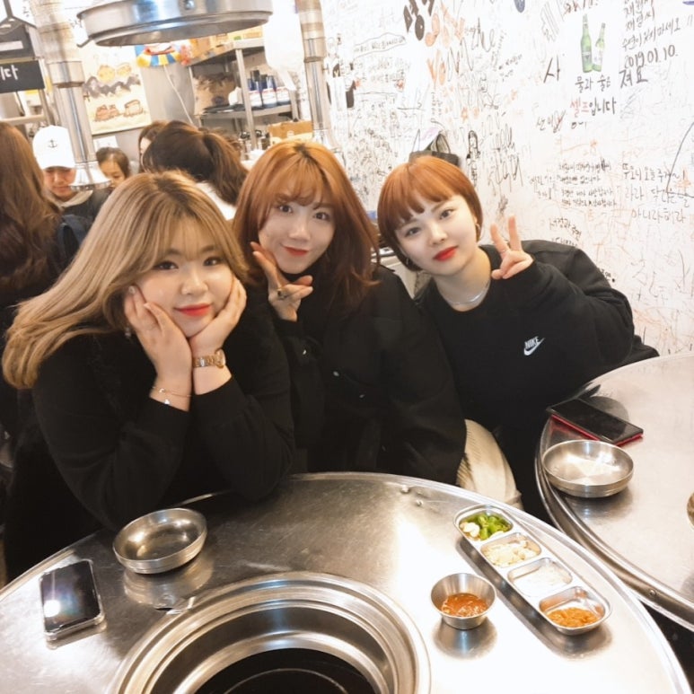 돼지꼬리미용실 이미지