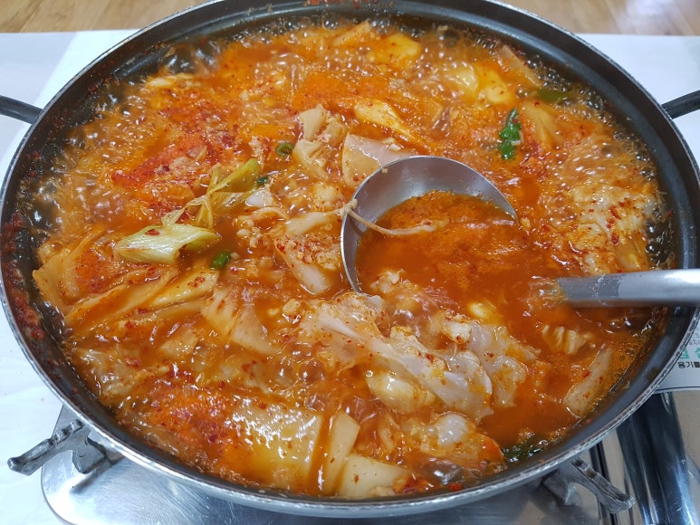 속초곰치국 이미지
