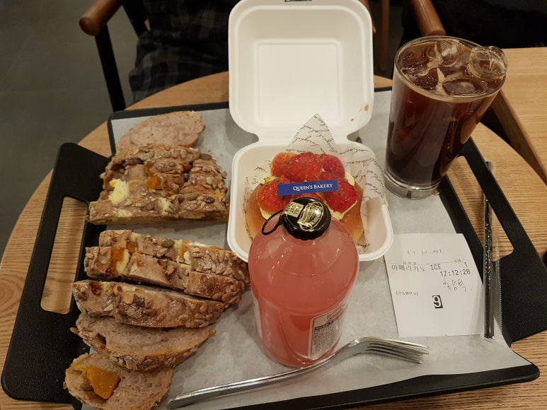 퀸즈베이커리 이미지