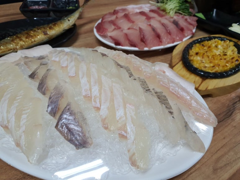 행운의횟집 이미지